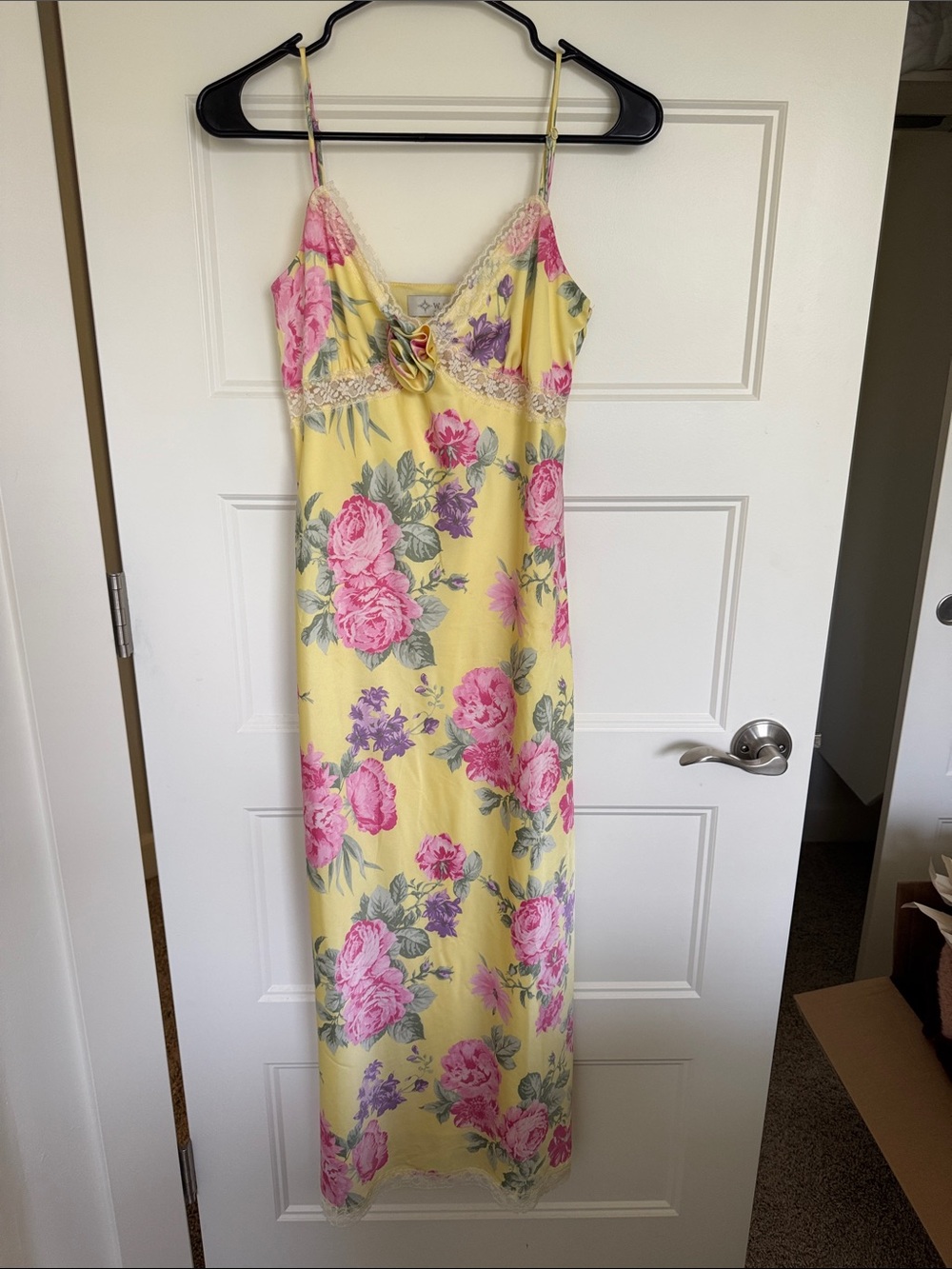 LIKE NEW WAYF FLORAL ROSETTE MAXI